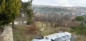 Uşak'ta bahçeye devrilen otomobilin sürücüsü yaralandı