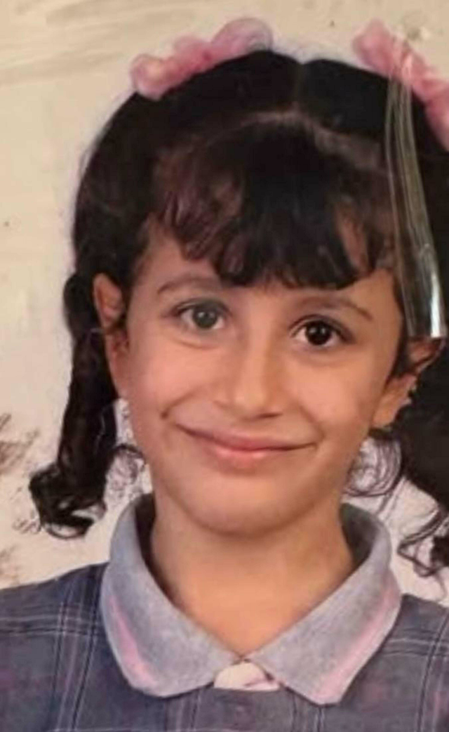 uzerine koltuk dusen ebrar in oyuncak bebegiyle 19428122 6202 m