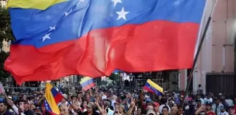 Venezuela'da binlerce kişi Maduro'ya destek için yürüdü! ABD'ye tepki gösterdiler