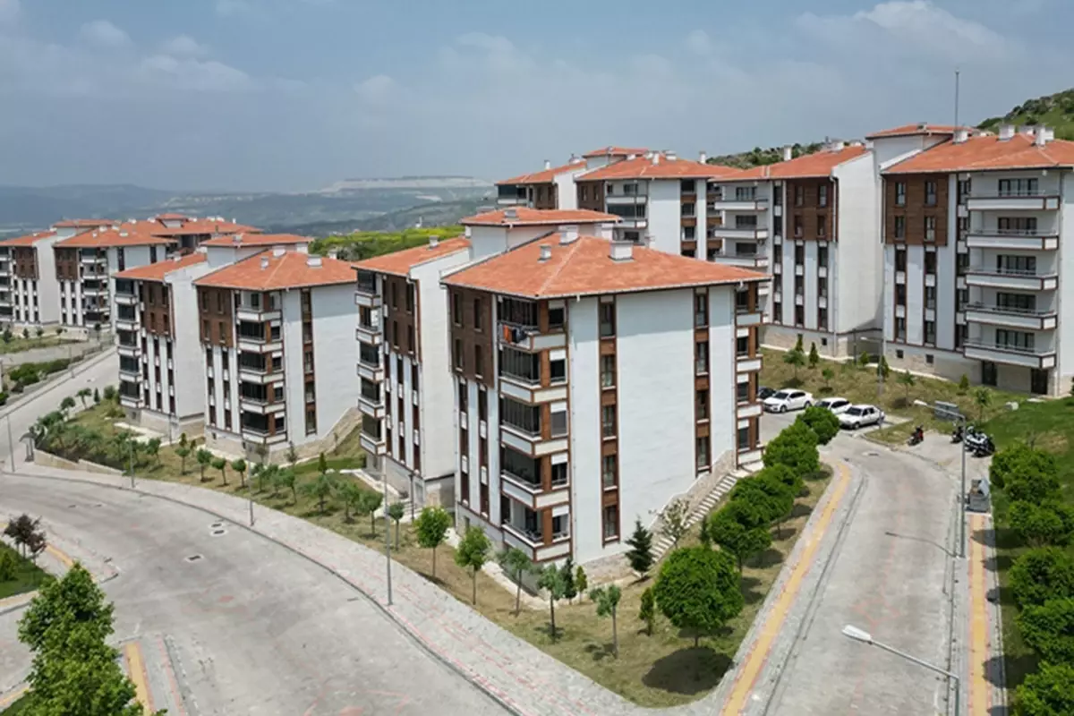 Yüzyılın Konut Projesi'nde kura heyecanı 14 il ile devam edecek