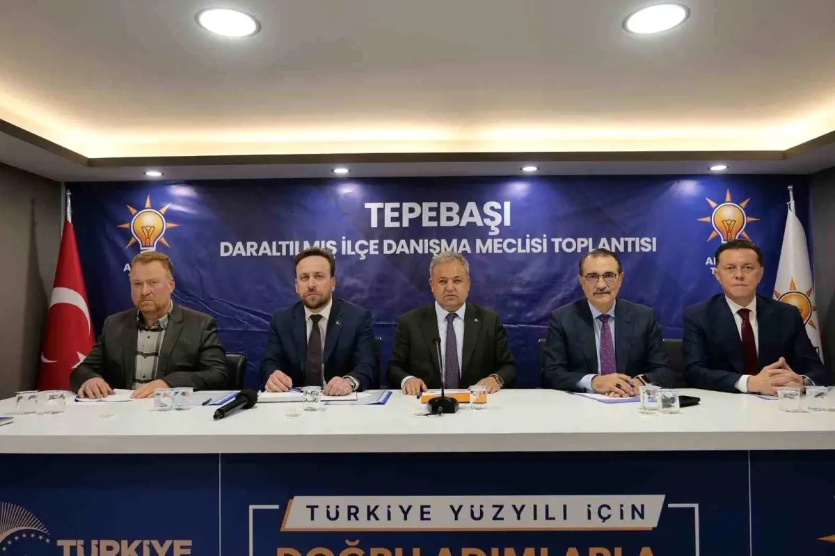 AK Parti Tepebaşı İlçe Danışma Toplantısı düzenlendi