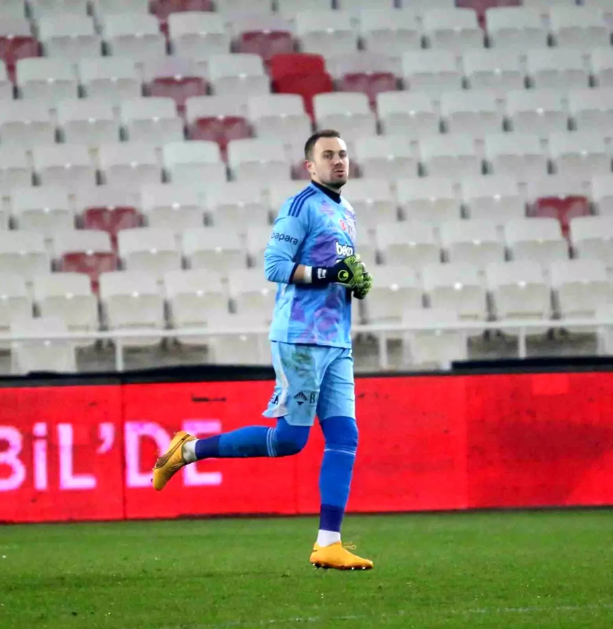 Beşiktaş'ta Mert Günok ile yollar ayrıldı