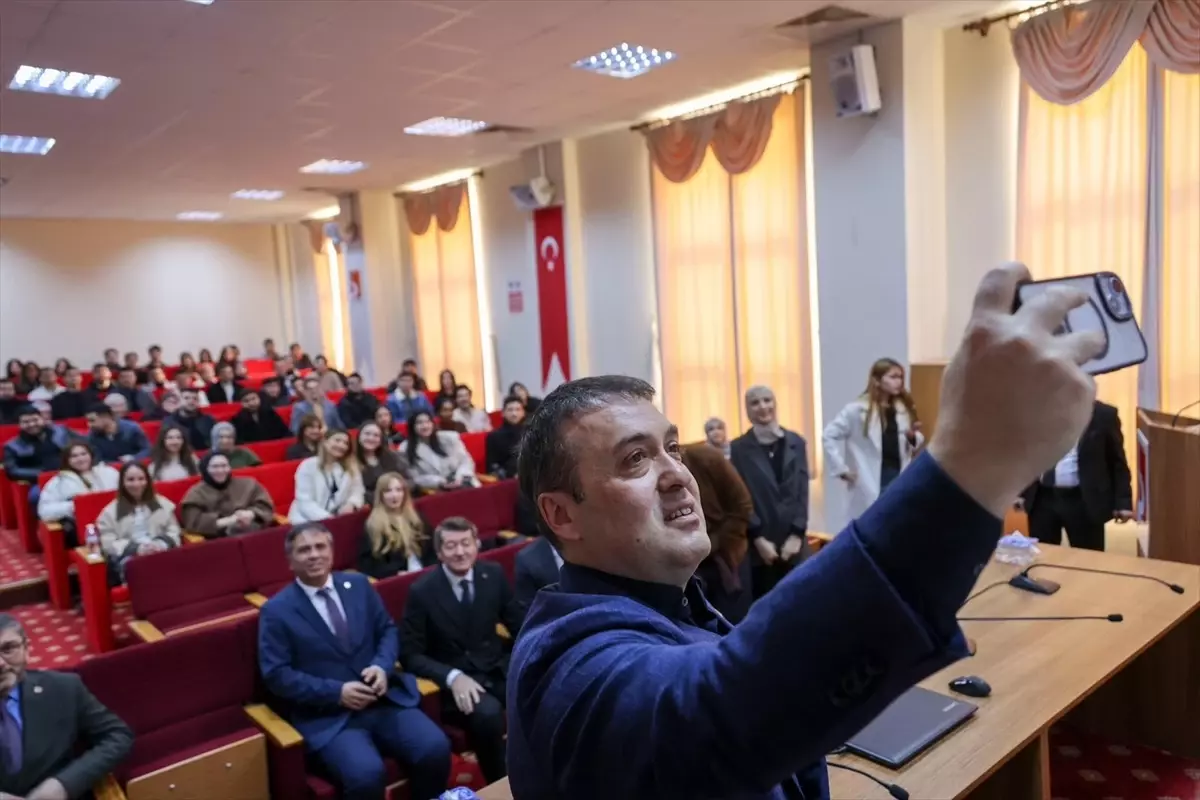 Bilecik Valisi Sözer, 'Kariyerim mülkiye' etkinliğine katıldı