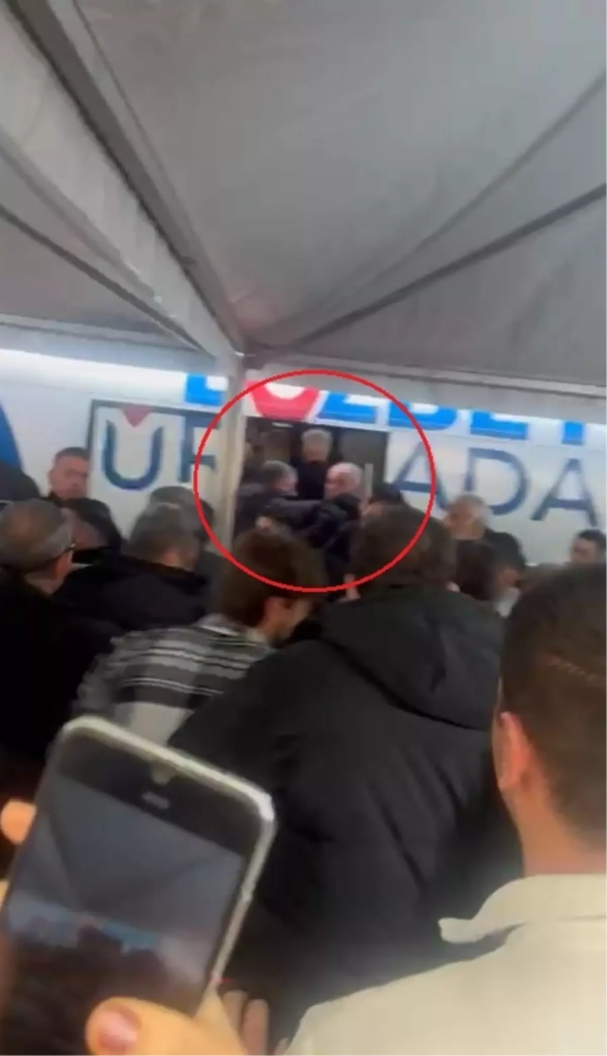 Bursa Büyükşehir Belediye Başkanı Bozbey'e saldırı girişimi; o anlar kamerada