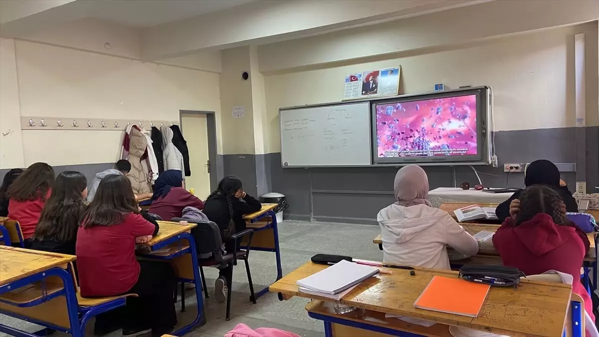 Bursa'da ortaokul öğrencilerine yönelik bilgilendirme yapıldı