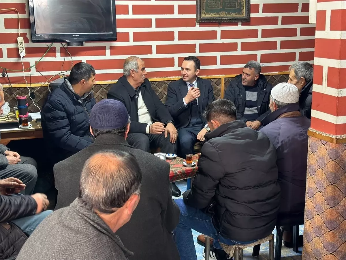 Çaldıran Kaymakamı Bakan, esnafı ziyaret etti