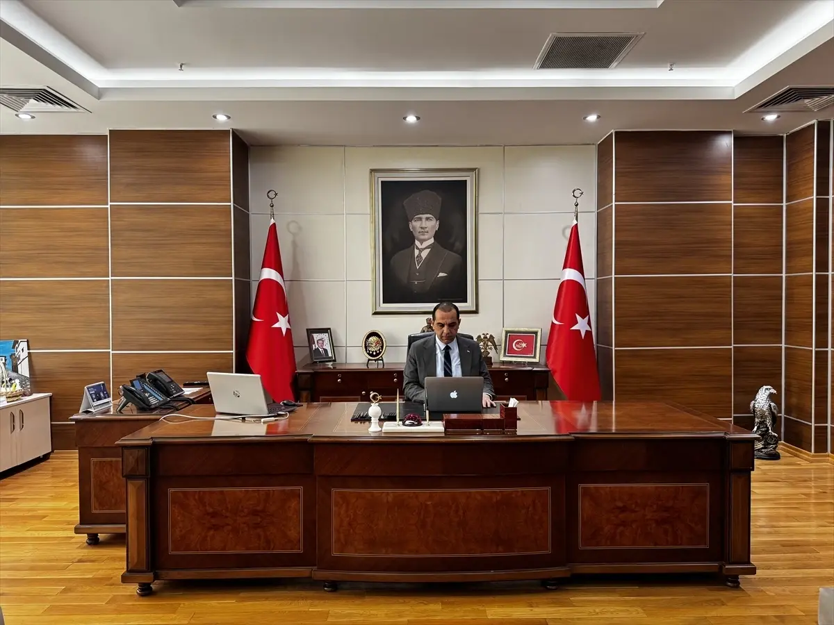 Çankırı Valisi Taşolar, AA'nın "Yılın Kareleri" oylamasına katıldı