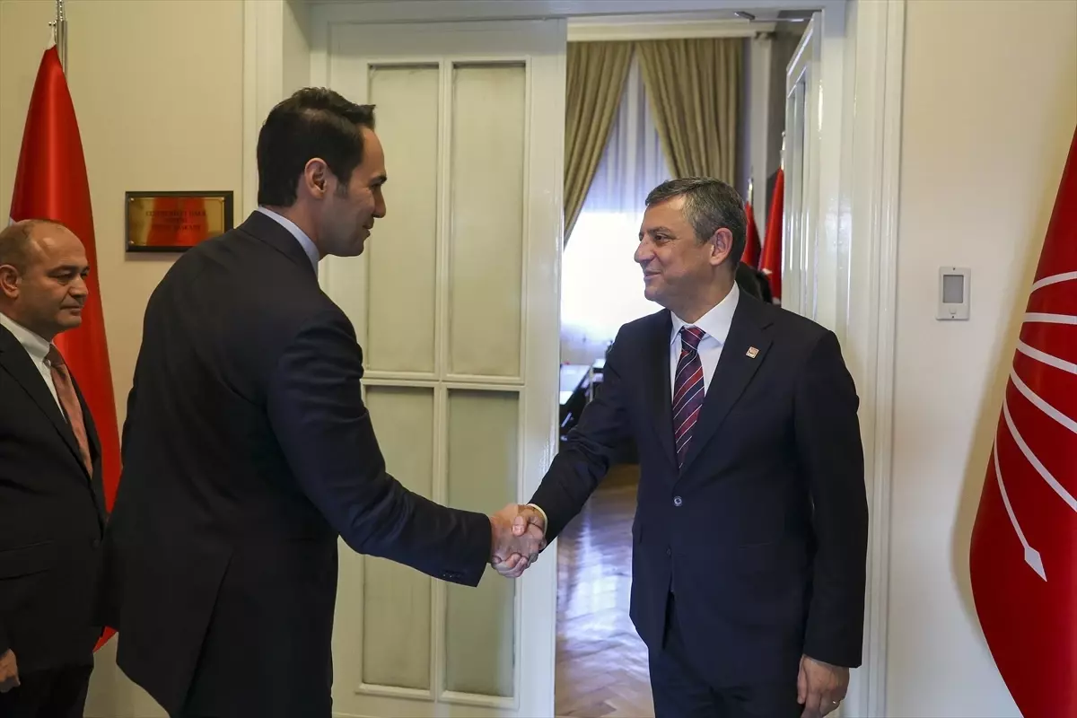 CHP Genel Başkanı Özel, DYP Genel Başkanı Küpeli ile görüştü