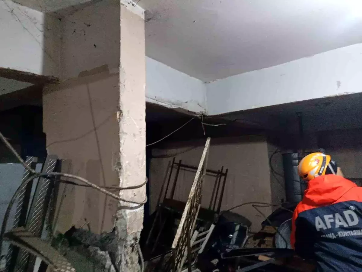 Diyarbakır'da binanın kolonu çatladı, 83 kişi tahliye edildi