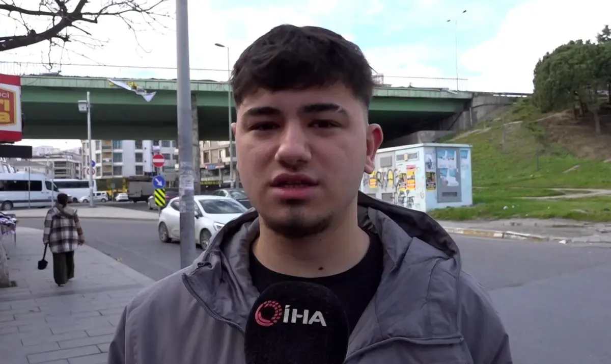 Ehliyet sınavından 7'inci kez kalan genç ortalığı birbirine kattı; o anlar kamerada