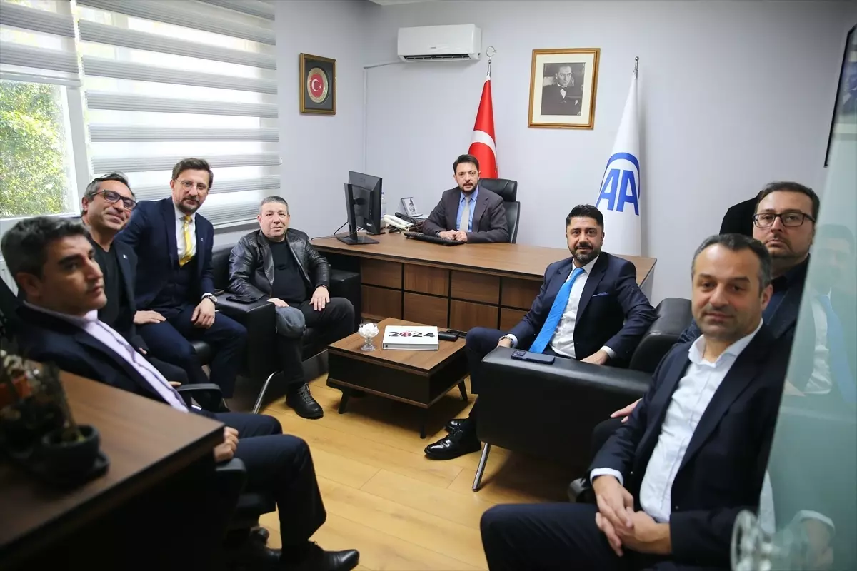 Finansçı Fenerbahçeliler Derneğinden AA Adana Bölge Müdürlüğüne ziyaret