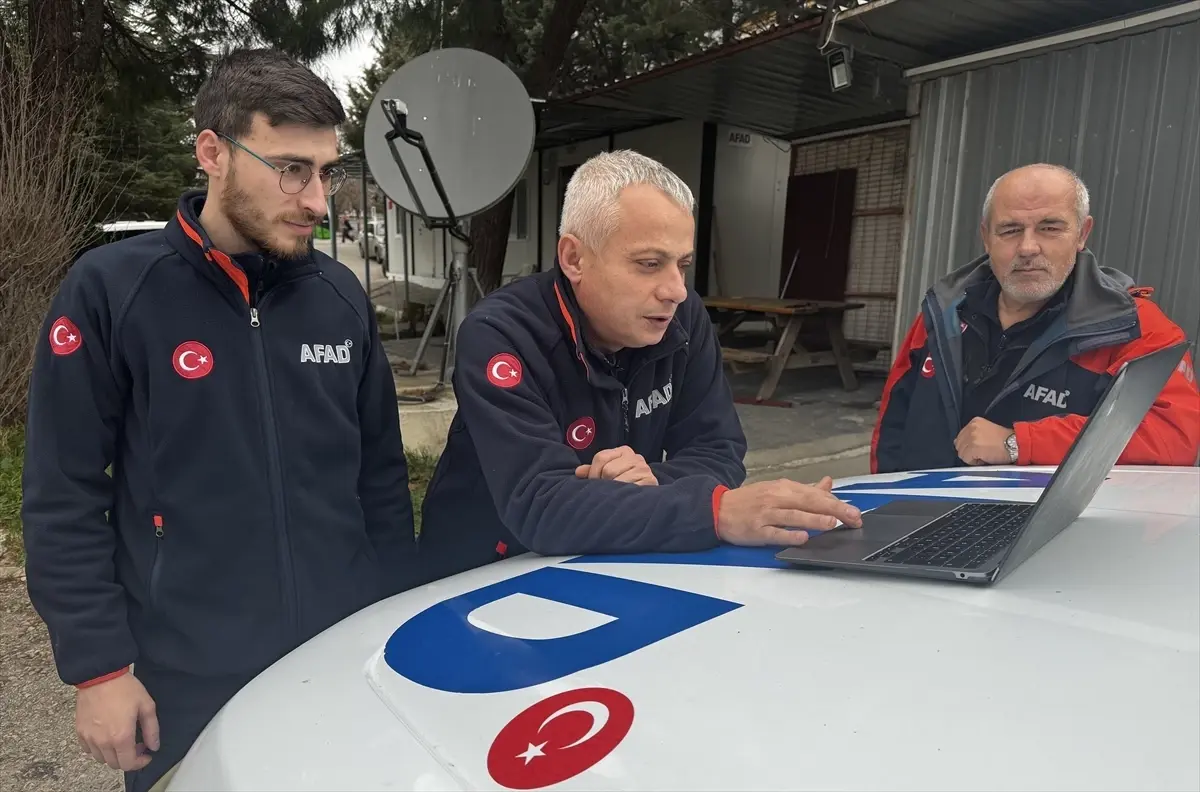 Kırklareli'nde AFAD personeli, AA'nın 'Yılın Kareleri' oylamasına katıldı