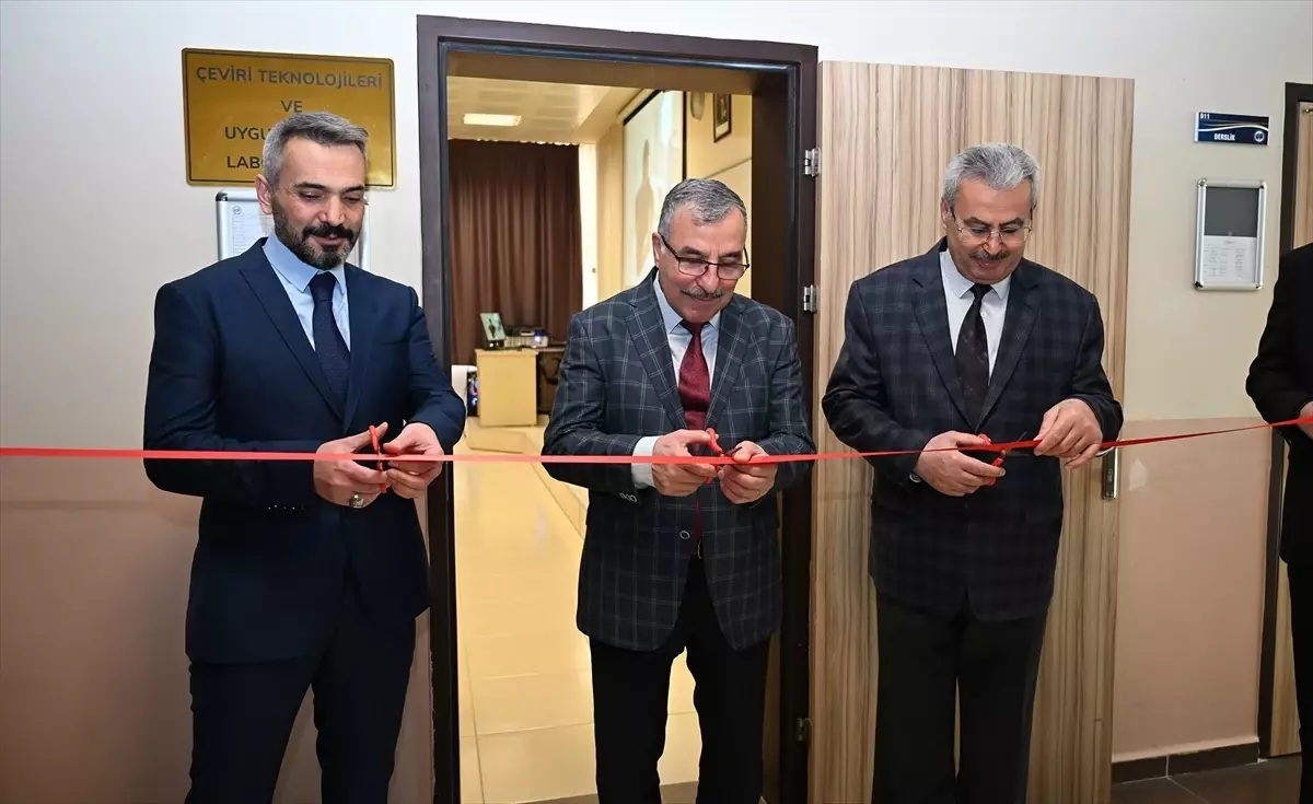 KMÜ'de çeviri laboratuvarı açıldı