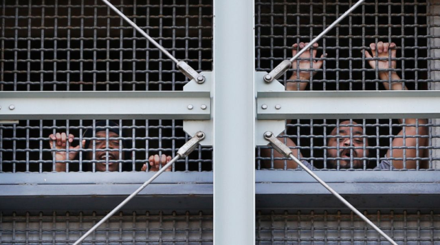 من هم الذين ليسوا في القائمة! الأشخاص الذين احتُجزوا مع مادورو في نفس السجن لفتوا الانتباه