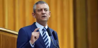 Özgür Özel, Cumhurbaşkanı Erdoğan'ı hedef alan Yunan gazeteciye sert tepki gösterdi