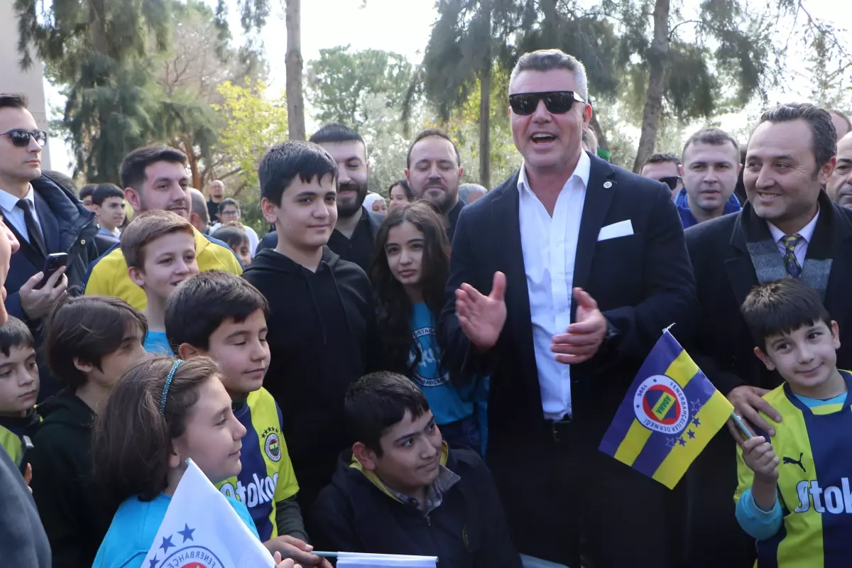 Fenerbahçe Başkanı Sadettin Saran, Okul Ziyaretinde Çocuklarla Buluştu