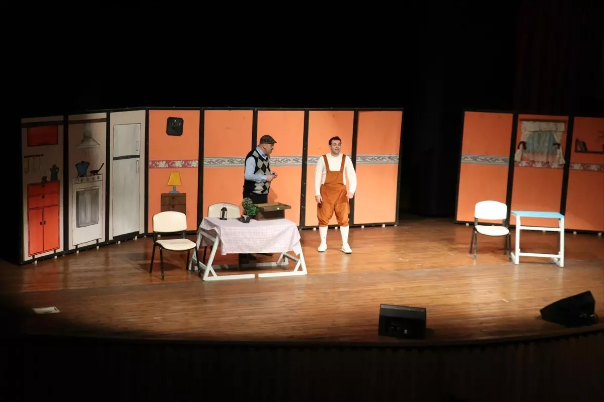 Samsun'da çocuklara tiyatro oyunuyla enerji tasarrufu bilinci kazandırılıyor