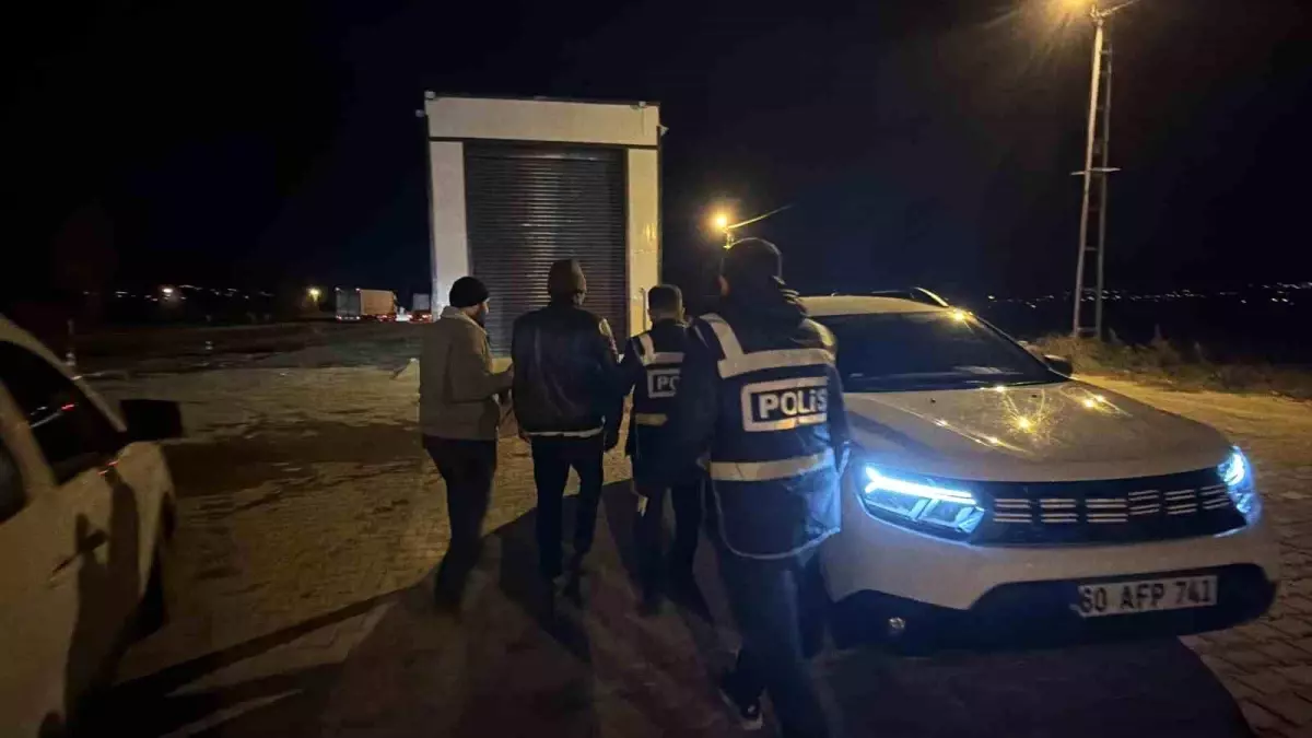 Tokat'ta durdurulan otobüste 5 kaçak göçmen yakalandı