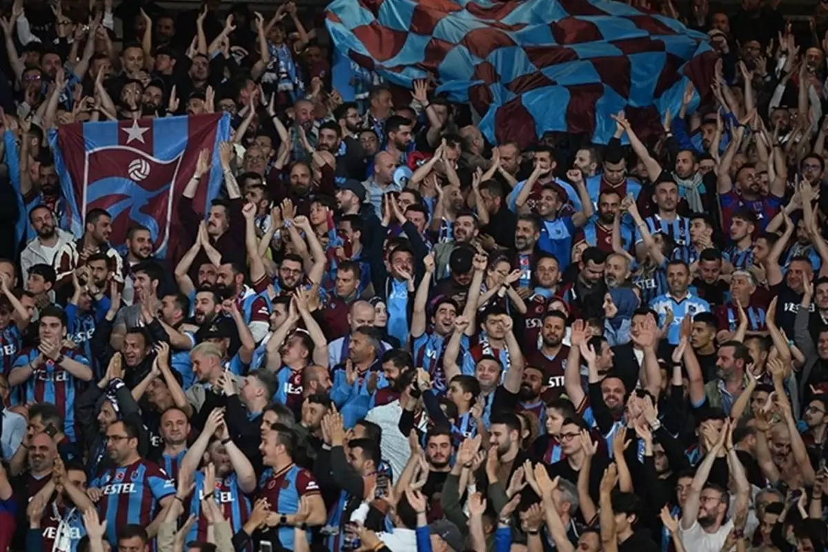 Trabzonspor taraftarı 4-1'in faturasını o isme kesti