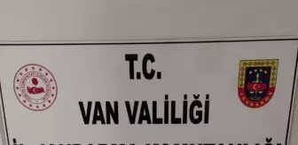 Van'da bir araçta 153 sentetik hap ele geçirildi