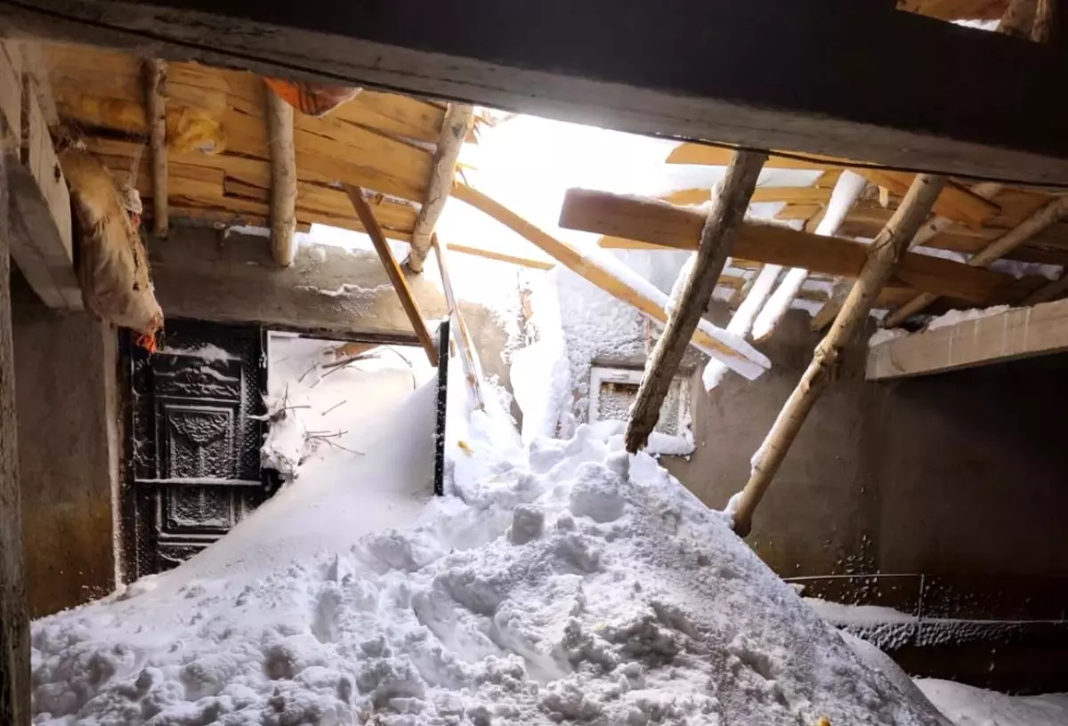 Yüksekova'da çığ yaraları sarılıyor Açıklaması