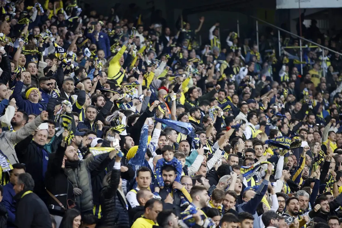 10 yıllık sözünü tutup Fenerbahçe'ye imza attı