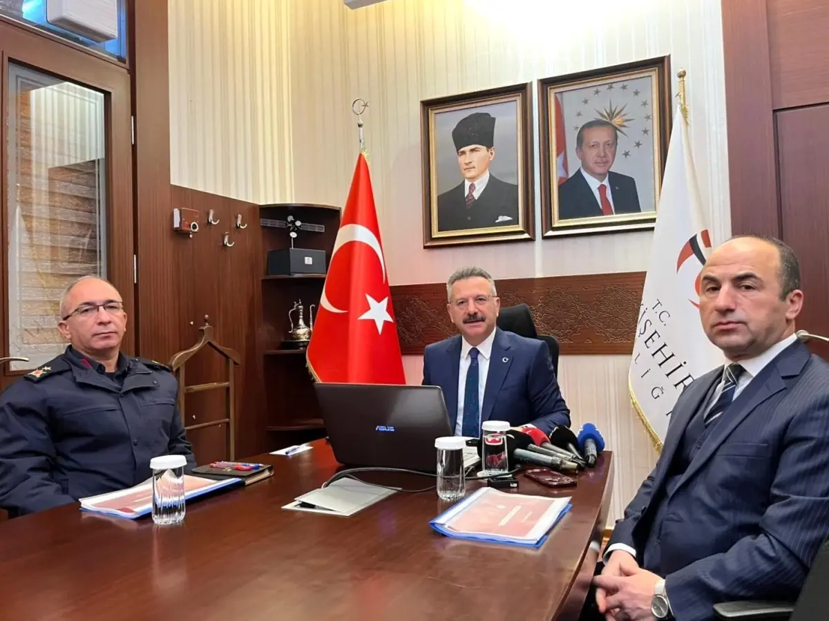 25 yıllık Vali Hüseyin Aksoy'dan veda konuşması