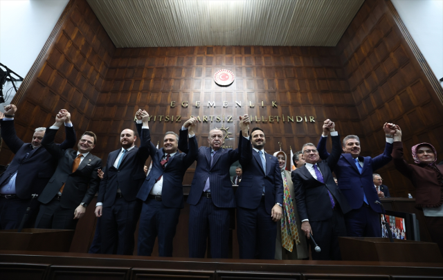 3 members joined the AK Party! They greeted while receiving their badges