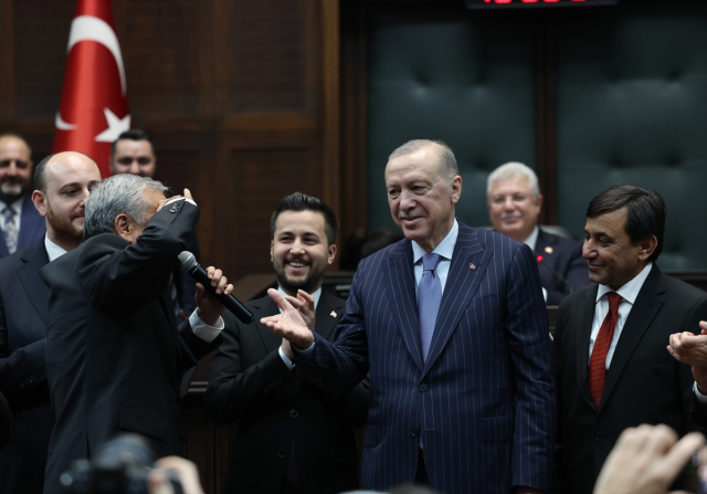 3 members joined the AK Party! They greeted while receiving their badges