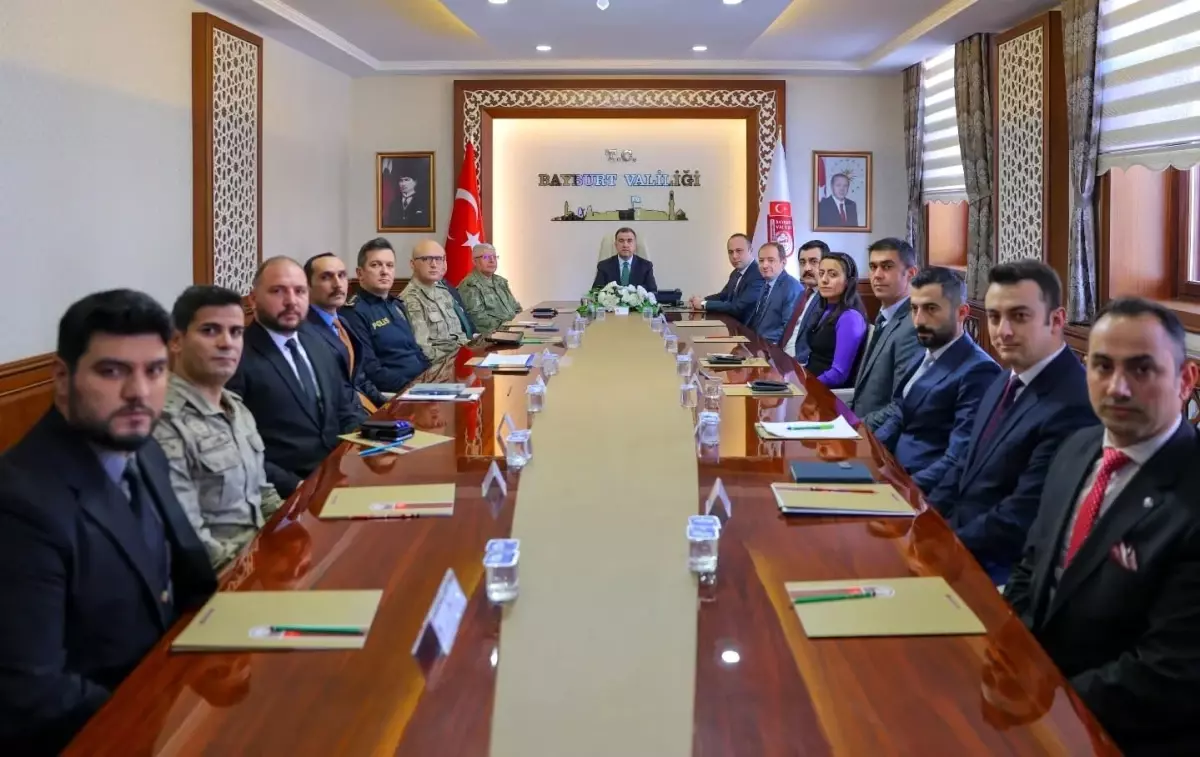 Bayburt'ta güvenlik ve asayiş tedbirleri masaya yatırıldı