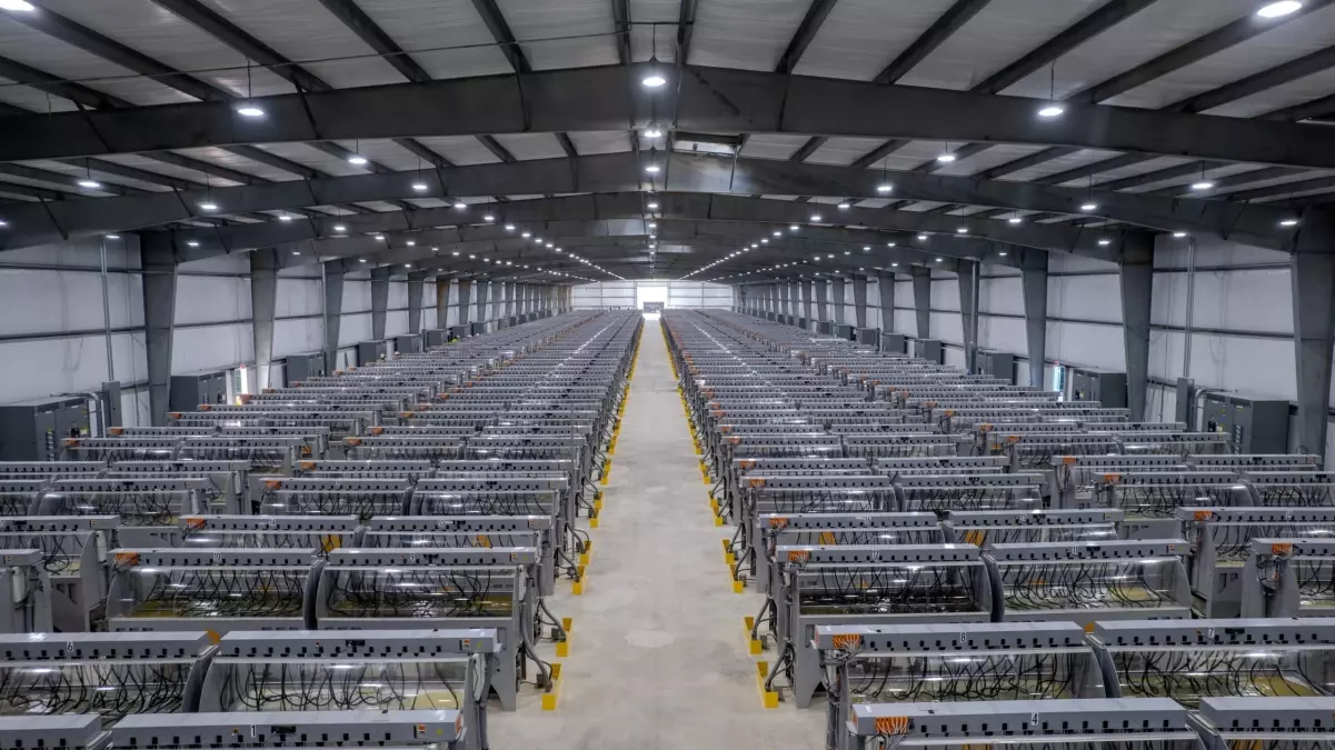 Bitcoin madencilik devinden yüklü satış