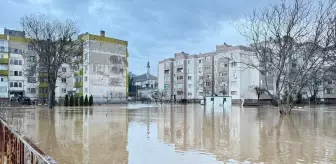 Bulgaristan'da etkili olan şiddetli yağışlar Koşukavak'ta sele yol açtı