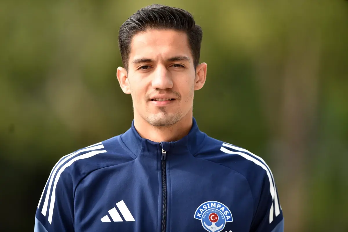 Cem Üstündağ: Emre Belözoğlu Türkiye futbolunun efsanesidir