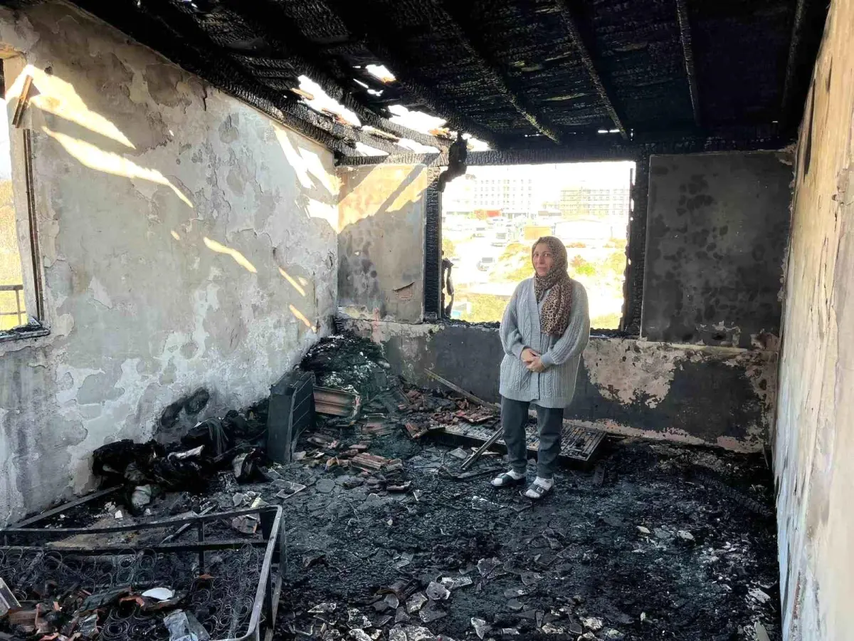 Depremde eşini ve evladını kaybeden kadın, ikinci kez felaketi yaşadığı yangında tüm birikimini ve yuvasın...