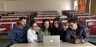 Erzurum'da eğitim gören geleceğin gazetecileri AA'nın 'Yılın Kareleri'ni oyladı