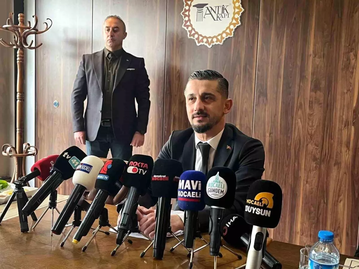 'Esnafın yalnızlığına son vereceğiz' diyen Başoğlu adaylığını duyurdu