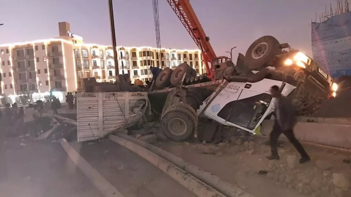 Etiyopya'da göçmenleri taşıyan kamyon devrildi: 22 ölü, 65 yaralı