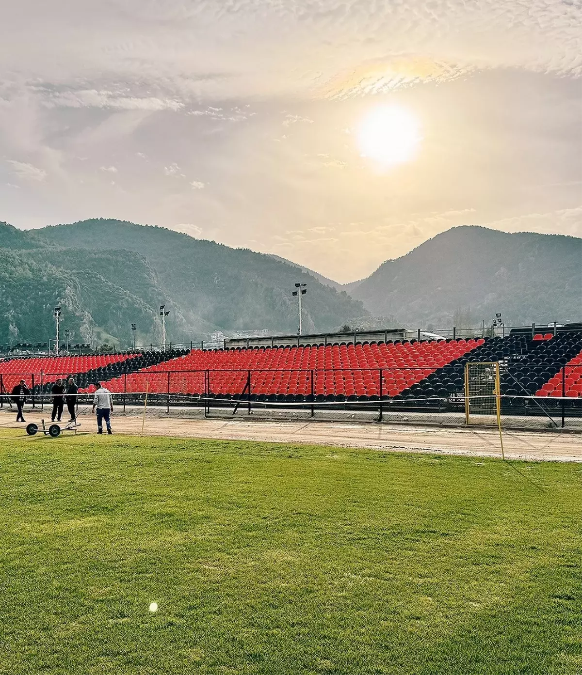 Fethiyespor'da Galatasaray maçı öncesi zemin önlemi