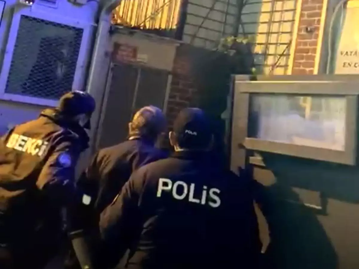 İzmir'de 12 yıl hapis cezasıyla aranan şahıs yakalandı