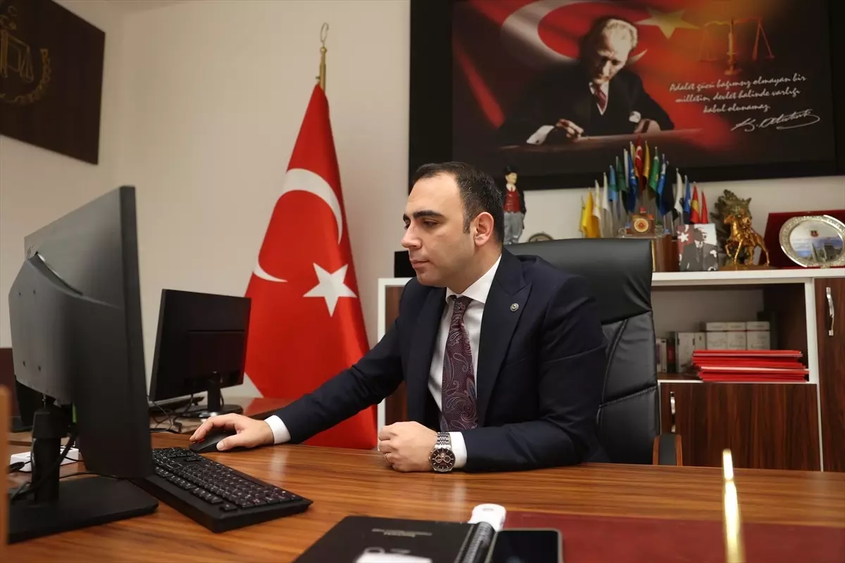 Kırklareli Cumhuriyet Başsavcı Vekili İsmet Saçlı, AA'nın 'Yılın Kareleri' oylamasına katıldı