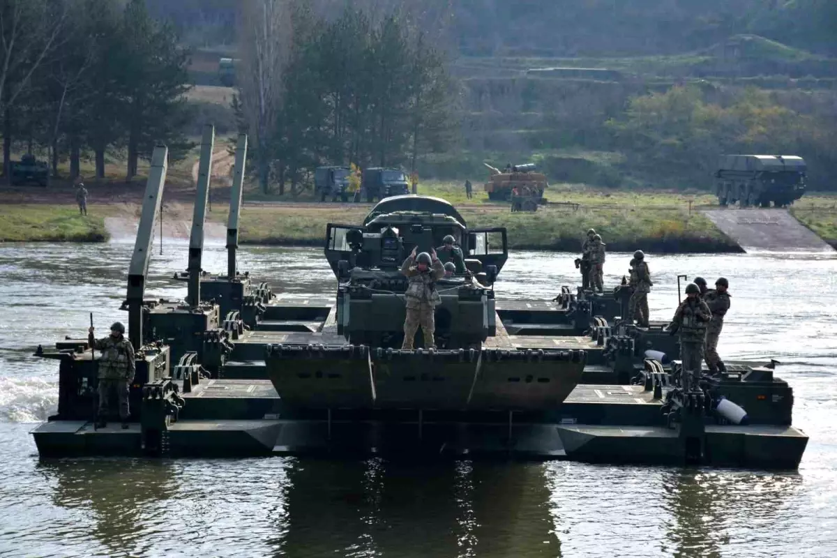 Kırklareli'nde 'Durgun Sularda Geçiş Eğitimi' tatbikatı