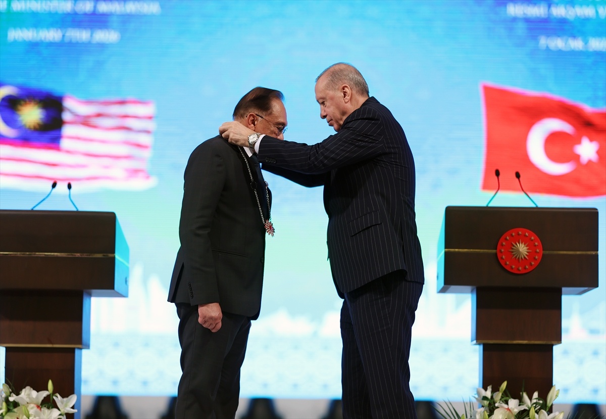 Erdoğan'dan Malezya Başbakanı'na Nişan