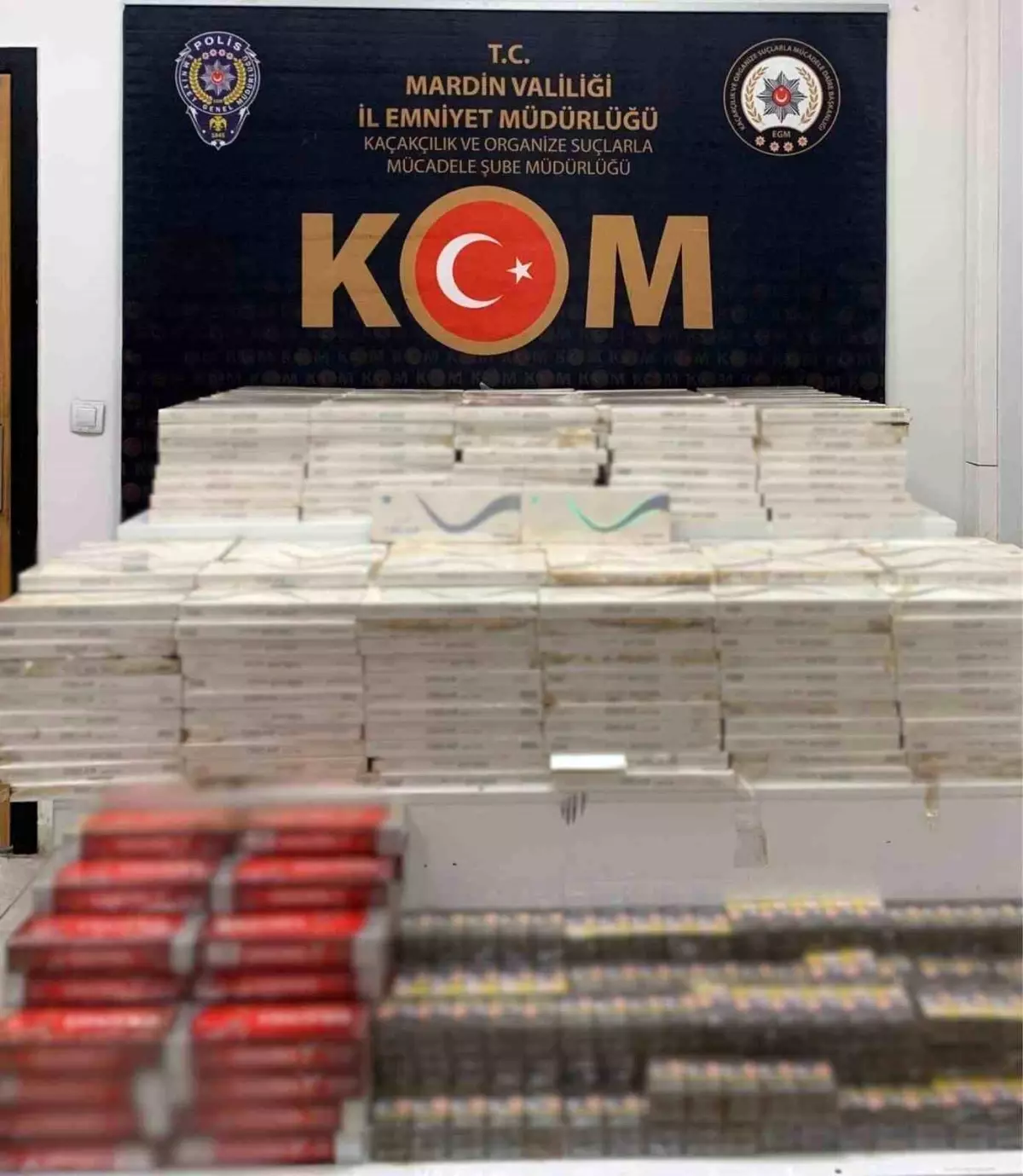 Mardin'de tırlarda 7 bin paket kaçak sigara ele geçirildi