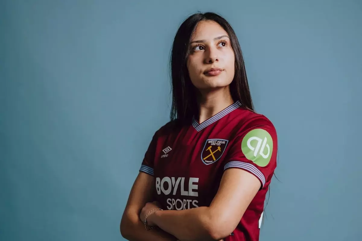 Milli oyuncu Selin Cemal Başdüdükçü, West Ham United'a transfer oldu