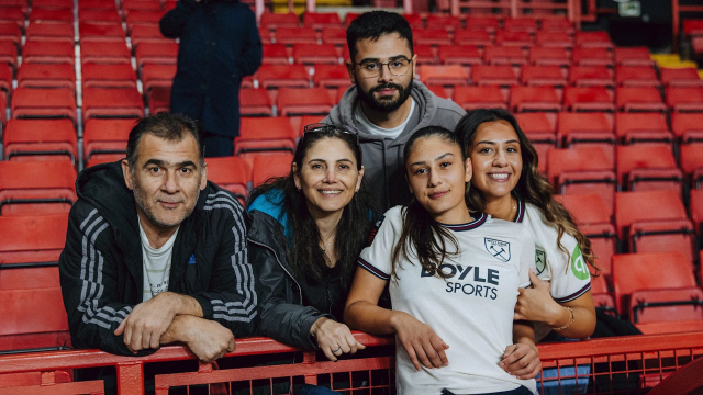 milli oyuncu selin cemal basdudukcu west ham 19437026 7397 m