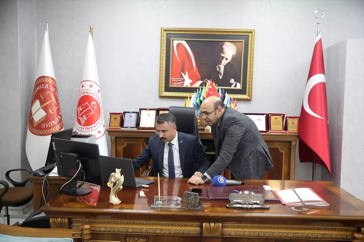 Muş Cumhuriyet Başsavcısı Kantar, AA'nın "Yılın Kareleri" oylamasına katıldı