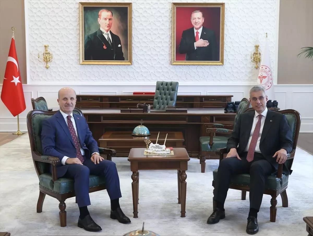 Sağlık Bakanı Memişoğlu, YÖK Başkanı Özvar'ı kabul etti