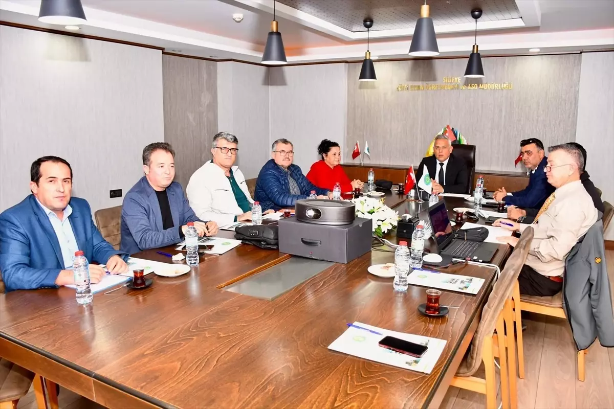 Silifke ilçesinde okul müdürleriyle değerlendirme toplantısı yapıldı