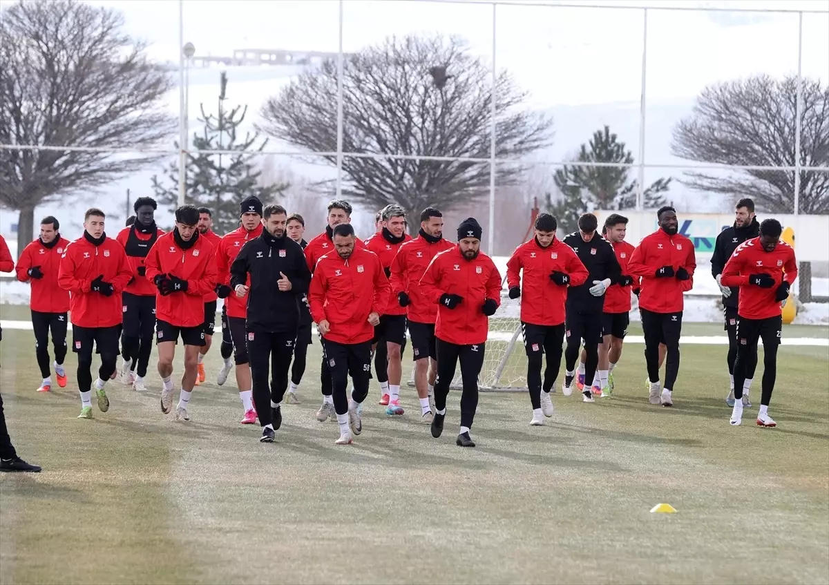 Sivasspor, Rey Manaj'ı yeniden kadrosuna katmak istiyor