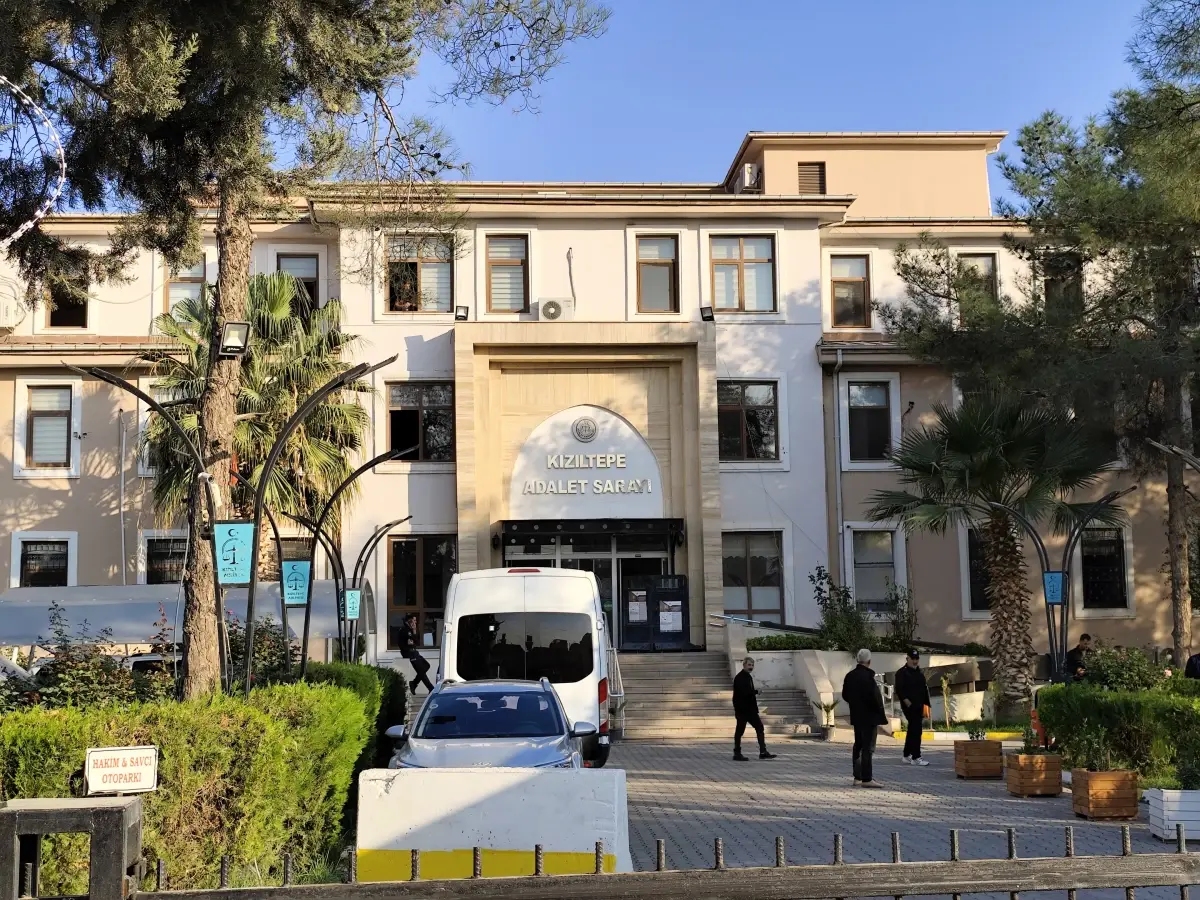 Sokakta kadın ve çocukları darbeden şüpheli tutuklandı